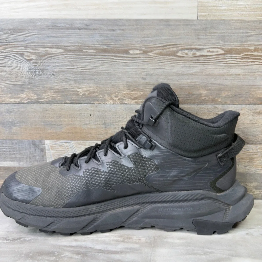 Hoka One One conquer elements